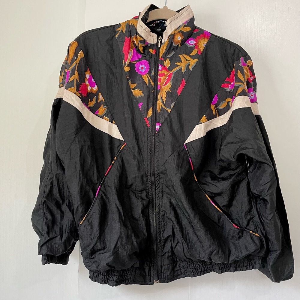 Bold Spirit Black Windbreaker